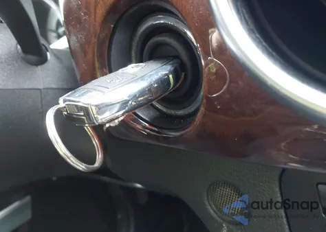 2014 Mercedes-Benz Glk 350 4Matic z USA, uszkodzony, nr VIN WDCGG8JB7EG193300